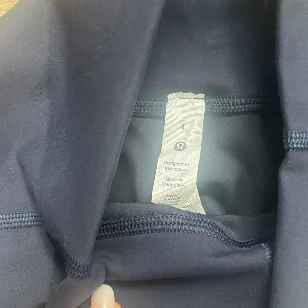 lululemon athletica navy Wunder Train Leggings 28” inseam size 4 - Picture 3 of 5